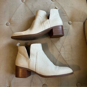 Franco Sarto Women’s 8 Richland Cream Leather Bootie